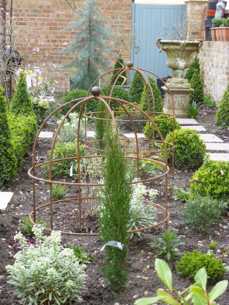 New rusted metal plant supports