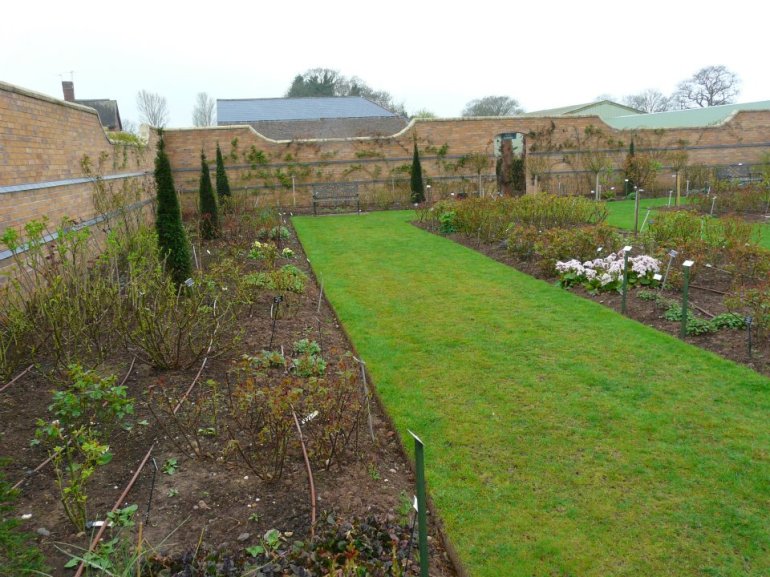 398900_363082393730713_928223177_n